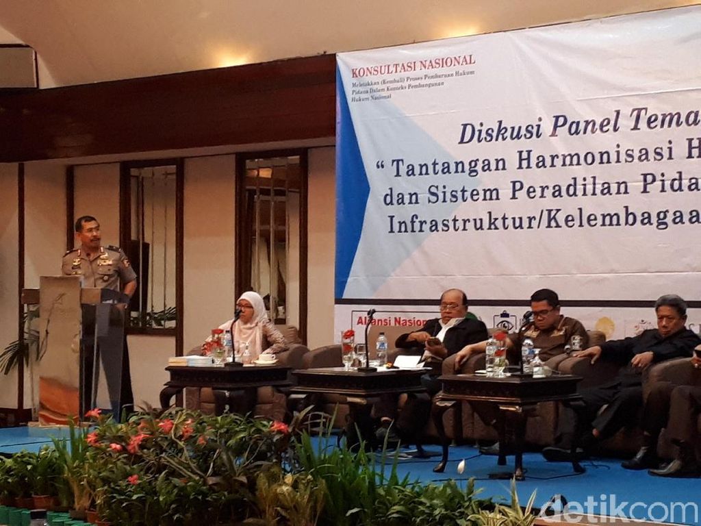Polri-Kejagung Harap Diskriminasi Hukum Dihilangkan di RKUHP Polri-Kejagung Harap Diskriminasi Hukum Dihilangkan di RKUHP