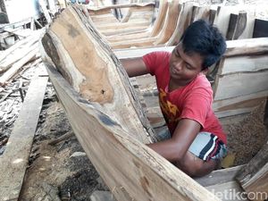 Dari Bikin Perahu, Hamidin Kantongi Omzet Rp 100 Juta/Bulan Dari Bikin Perahu, Hamidin Kantongi Omzet Rp 100 Juta/Bulan