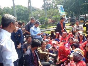 Dituntut Mundur, Rektor Unpad Temui Pedemo Dituntut Mundur, Rektor Unpad Temui Pedemo