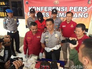 Polisi Semarang Amankan 80 Ribu Pil Koplo Siap Edar Polisi Semarang Amankan 80 Ribu Pil Koplo Siap Edar