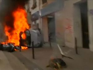 Aksi May Day di Paris Berujung Ricuh