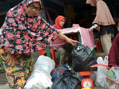 Yuk Lihat TK yang Bayar Biaya Sekolahnya Pakai Sampah