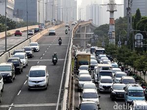 Nggak Kapok, Pemotor Masih Nekat Terobos JLNT Casablanca