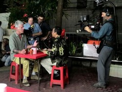 Setelah Cicipi Rendang, Anthony Bourdain Juga Jajan di Blok M Square 