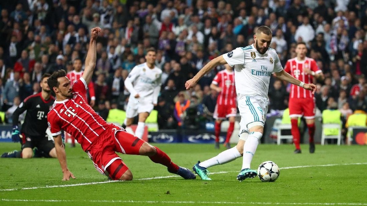 Mats Hummels di laga Bayern Munich melawan Real Madrid di Liga Champions. (Foto: Michael Dalder/Reuters)