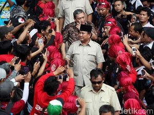 Massa KSPI Long March dari Surabaya ke Jakarta demi Prabowo Massa KSPI Long March dari Surabaya ke Jakarta demi Prabowo