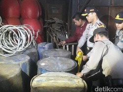 Saat Polisi Menggerebek 76 Rumah di Desa Arak Jowo Ngawi