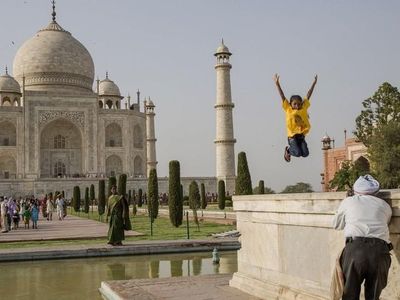 Foto: Berubah Warna, Kecantikan Taj Mahal Mulai Pudar