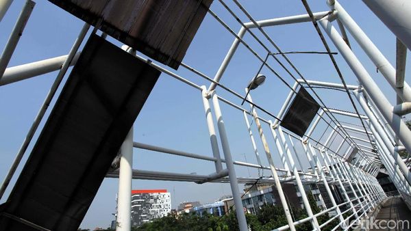 JPO Mangga Dua Kini Tidak Beratap