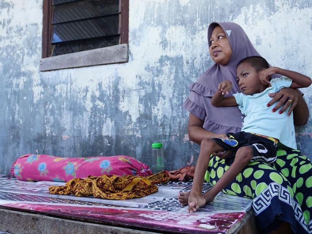 Kisah Pilu Haikal, Tidak Dapat Sekolah karena Alami Gizi Buruk Kisah Pilu Haikal, Tidak Dapat Sekolah karena Alami Gizi Buruk