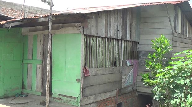 Siswa 2 SD Ini Jadi Tulang Punggung Keluarga dengan Jualan Pisang