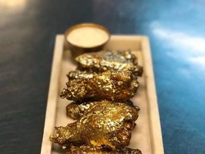 Nyam! Ini Dia Sajian Sayap Ayam Mewah yang Berbalut Emas 24 Karat!