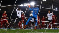 Liverpool menutup babak pertama dengan keunggulan 2-1, setelah Georginio Wijnaldum melesakkan gol di menit ke-25. (Foto: Tony Gentile/Reuters)