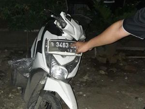 Terpeleset Saat Menyalip, Pemotor Tewas Terlindas Bus di Jakut