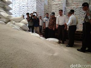 Stok Beras di Garut Melimpah Selama Ramadan