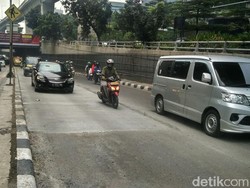 Perbaikan Jalan Dibongkar Ojol, Lalin Casablanca Lancar