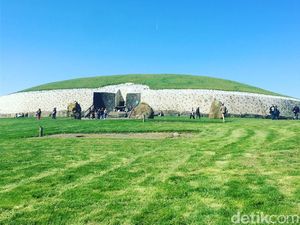 Foto: Pemakaman Ini Bentuknya Seperti UFO