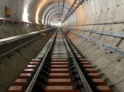 RI Bisa Bikin Kereta Sendiri, Tapi Relnya Masih Impor 100%