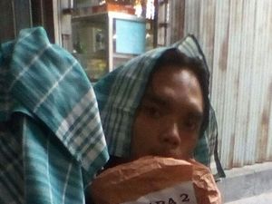 Juara II Lomba Baca Puisi Pemprov Banten, Noval Dihadiahi Serbet Juara II Lomba Baca Puisi Pemprov Banten, Noval Dihadiahi Serbet