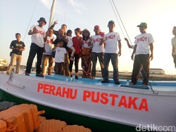 Perahu Pustaka Meriahkan Makassar International Writer Festival