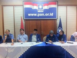 Eggi: Tak Seharusnya Susi Ferawati ke Kelompok #2019GantiPresiden Eggi: Tak Seharusnya Susi Ferawati ke Kelompok #2019GantiPresiden