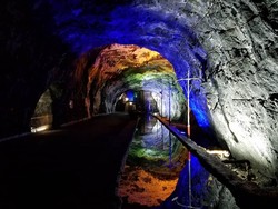 Tambang Garam Bisa Sekeren Ini Ya...