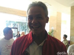 Tak Enak Badan, Ganjar Makan Soto Seger Jelang Debat Cagub Jateng