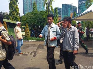 Antre Tiket Persebaya, Banyak Pelajar Terciduk Bolos Sekolah