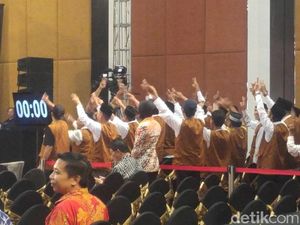 Perang Yel-yel Sudah Panaskan Arena Debat Cagub Jateng Ronde 2 Perang Yel-yel Sudah Panaskan Arena Debat Cagub Jateng Ronde 2