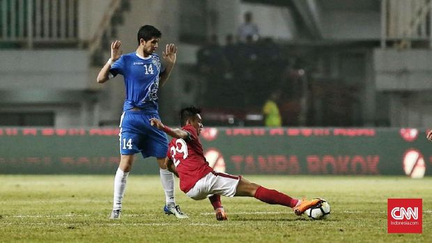 Timnas Indonesia menghadapi Uzbekistan pada laga terakhir PSSI Anniversary Cup 2018. (