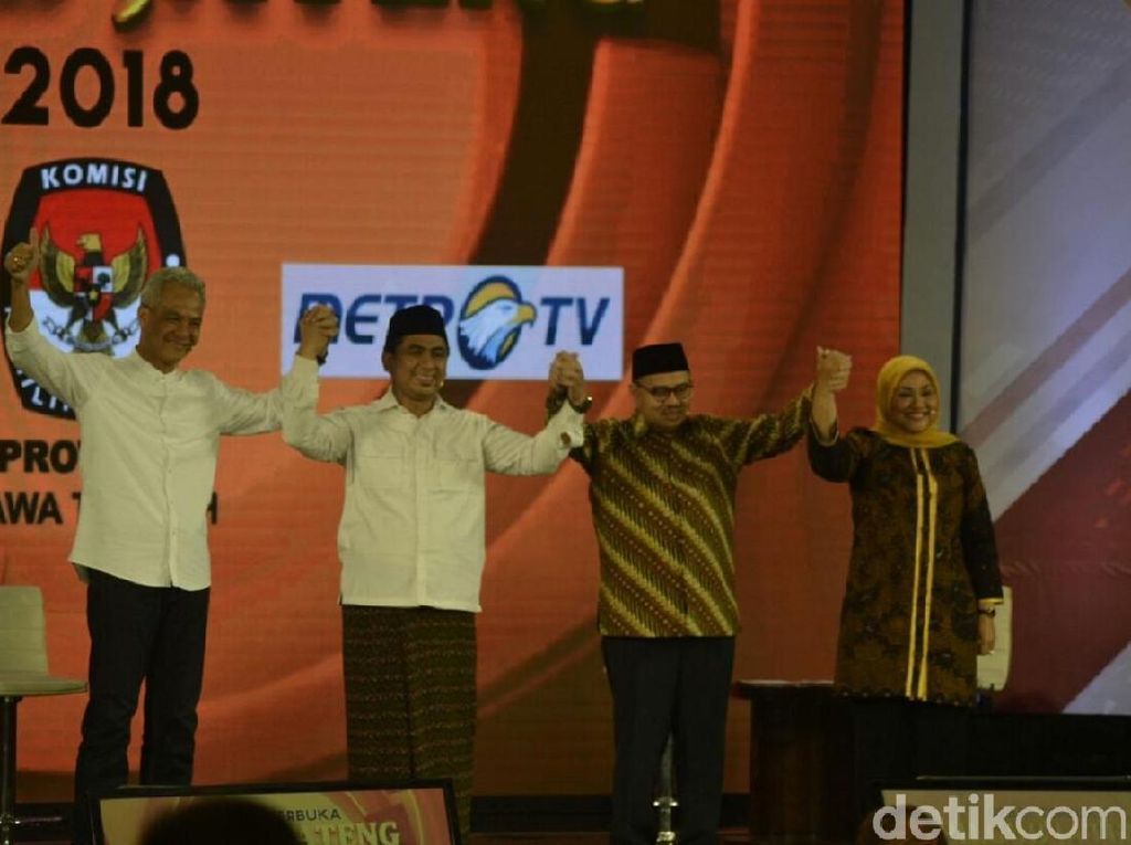 Kedua Paslon Pilgub Jateng Jalani Debat dengan Gembira Kedua Paslon Pilgub Jateng Jalani Debat dengan Gembira
