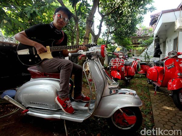 Denny Chasmala dan Koleksi Skuter Tua