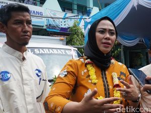 Bupati Cellica Gandeng Desainer Populerkan Batik Karawang Bupati Cellica Gandeng Desainer Populerkan Batik Karawang