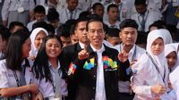 Gaya Jokowi Berjaket Asian Games Demi Promosi