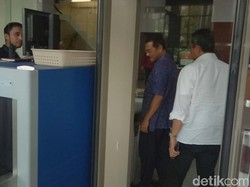 Gamawan Fauzi Kembali Dipanggil KPK