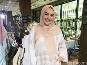 Konsisten! Ria Miranda Masih Pilih Tema Minang di Koleksi Ramadan Konsisten! Ria Miranda Masih Pilih Tema Minang di Koleksi Ramadan