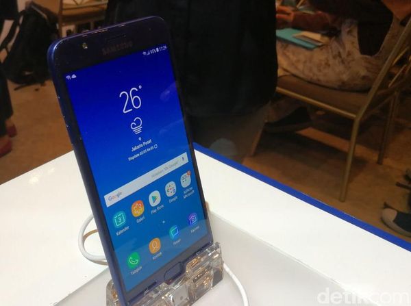 Melongok Galaxy J7 Duo yang Mengincar Milenial
