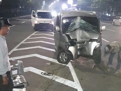 Mobil Hantam Rambu di Flyover Jagakarsa, 1 Orang Tewas