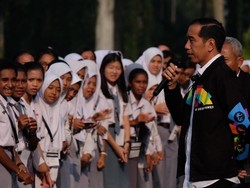 Alasan Jokowi Berjaket Asian Games: Biar Acaranya Panas