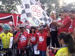 Di Solo, Tim Touring Sepeda Kemenhub Kampanye Zero Accident