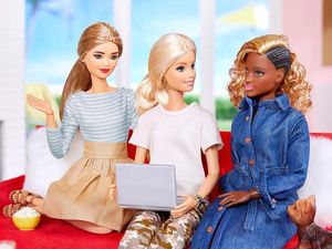 Jadi Kontroversi, Boneka Barbie Berkulit Gelap Dikritik karena Model Rambut Jadi Kontroversi, Boneka Barbie Berkulit Gelap Dikritik karena Model Rambut