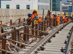 Jalur Kereta ke Pangandaran dan Kawah Putih Diduduki Warga