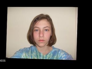 Cewek Selfie Tiap Hari dari Usia 14 Hingga 22, Begini Wajahnya Sekarang