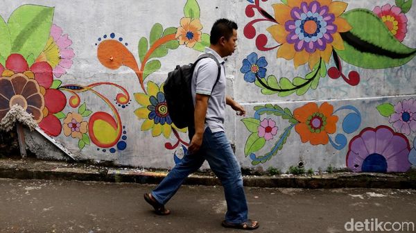 Di Pejaten, Ada Kampung Warna-warni Juga Lho