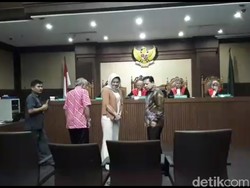 Novanto dan Deisti Kompak Bersaksi di Sidang Fredrich