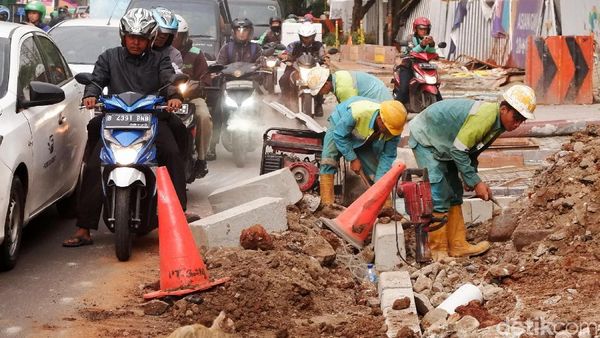 Sambut Asian Games, Trotoar di Senayan Diperbaiki
