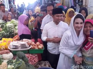 Kunjungi Pacitan, Emil dan Istri Jadi Obyek Selfie