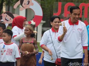 Foto: Ekspresi Ceria Jokowi Saat Main Bareng Anak-anak di Istana Foto: Ekspresi Ceria Jokowi Saat Main Bareng Anak-anak di Istana