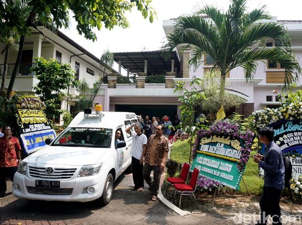 Suasana Rumah Duka Abdul Hakim Garuda Nusantara