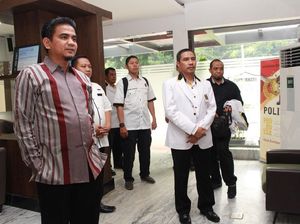 Ketua PKS DKI Penuhi Panggilan Polisi soal Laporan Fahri Hamzah Ketua PKS DKI Penuhi Panggilan Polisi soal Laporan Fahri Hamzah